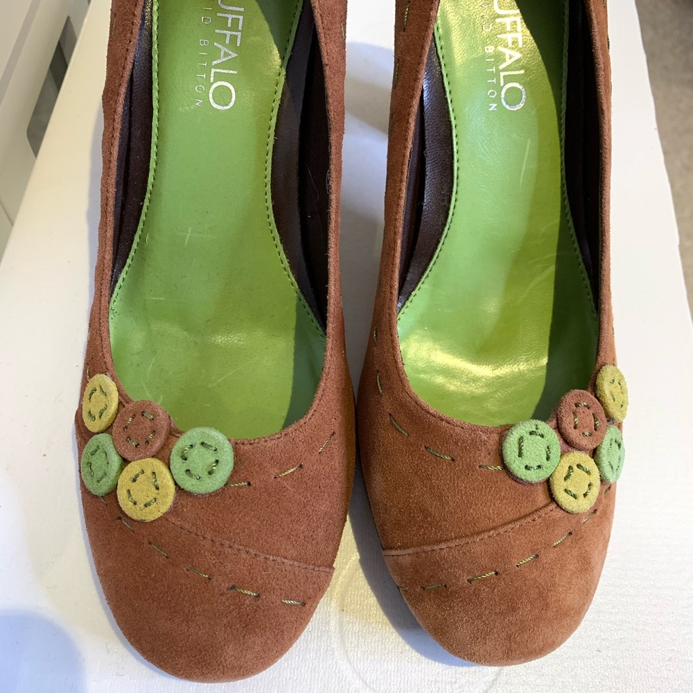 Buffalo David Bitton Tan Suede Round Toe Pumps 8.5 - Picture 3 of 5